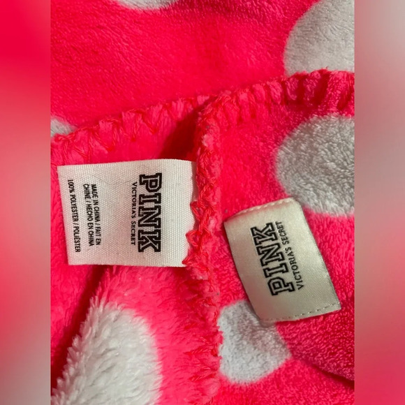 Victoria’s Secret PINK Polka Dot Stadium Blanket in Pink Rare - Picture 3 of 3
